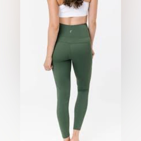 ZYIA Pants - ZYIA Light and Tight 7/8 size 8-10 Pocket Leggings green